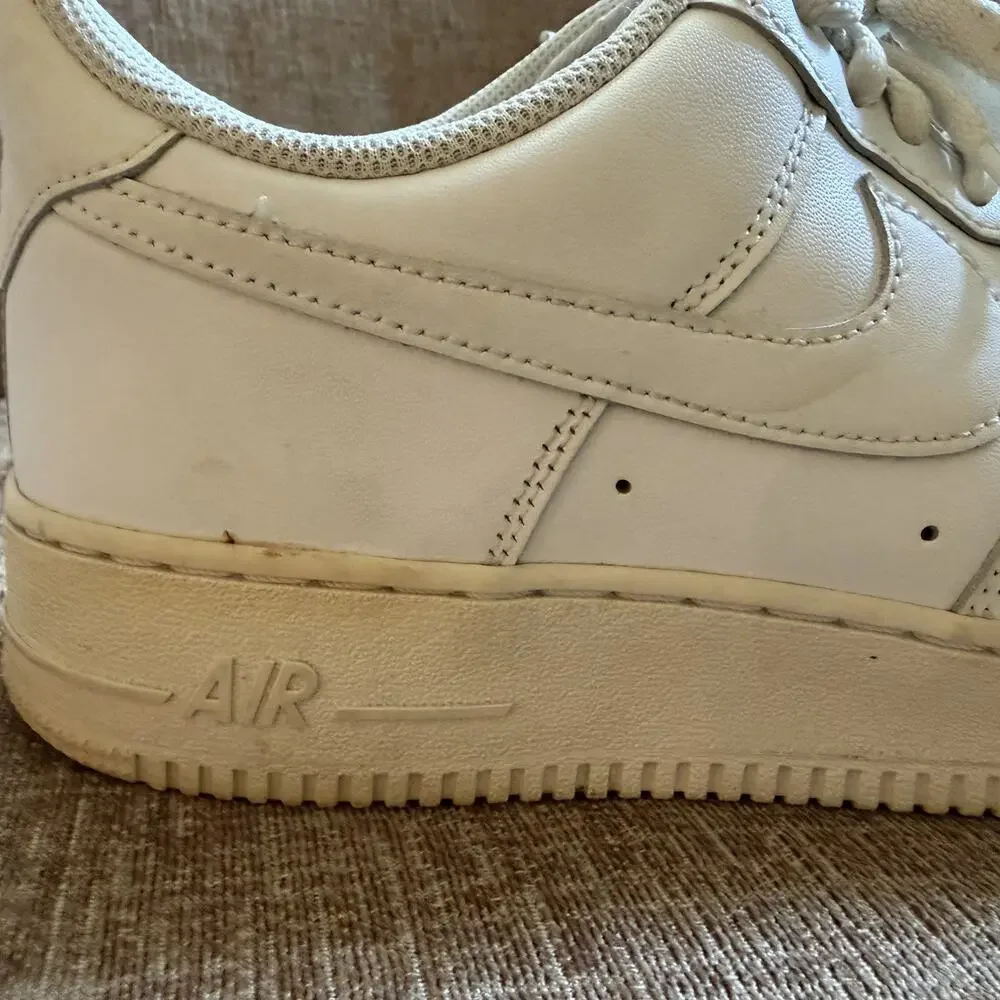 Nike Air Force 1 White Mens Low Top Shoes US 10 Casual AF1 ‘07 Leather Sneakers